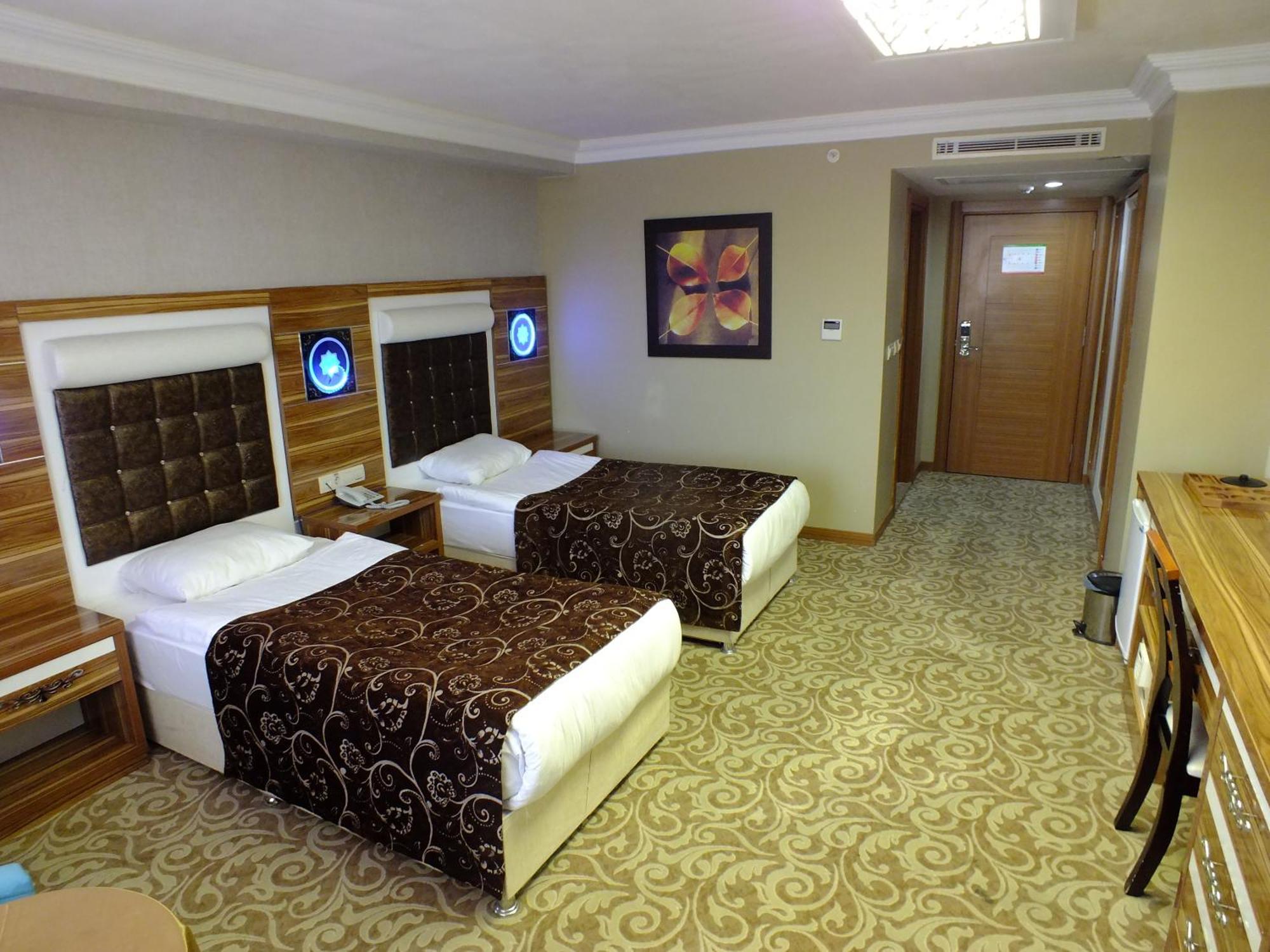 Demosan Hotel Karaman ภายนอก รูปภาพ